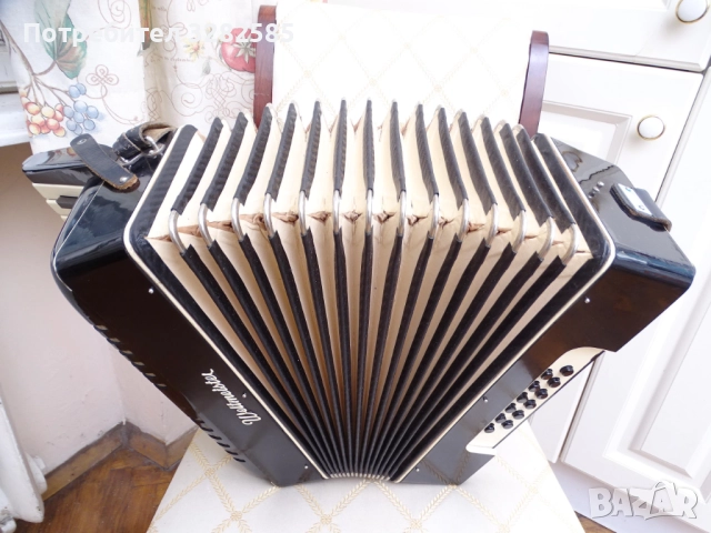 Акордеон Велтмайстер 12 баса, снимка 4 - Акордеони - 51778135