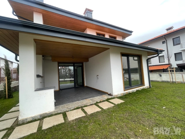 КЪЩА В БАНСКО