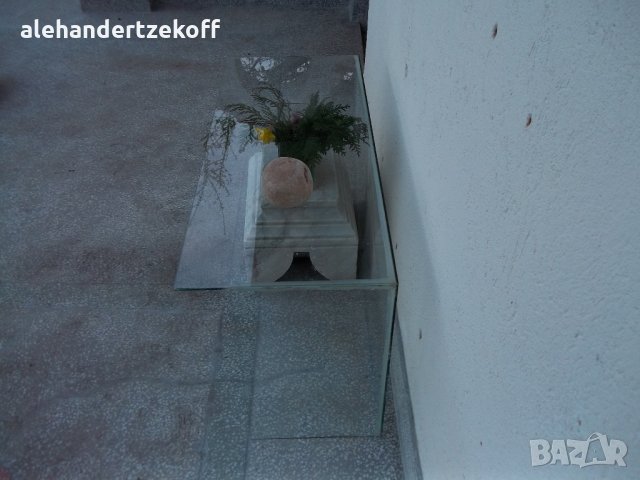 Декоративна стъклена конзола поставка етажерка, снимка 7 - Декорация за дома - 30945042