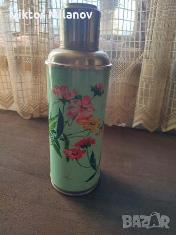 стар термос