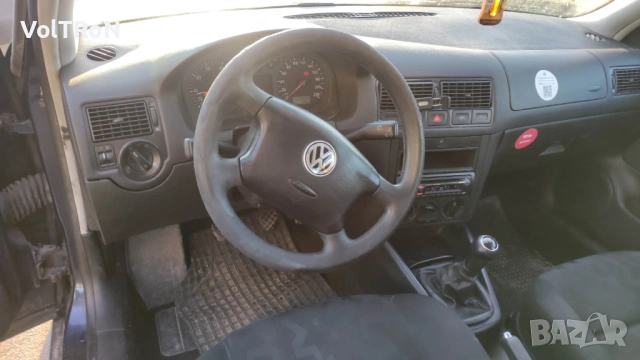 VW Golf 4 1.4 бензин, снимка 7 - Автомобили и джипове - 53332529