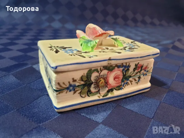 Порцеланова италианска кутийка за бижута с форма на книга., снимка 5 - Антикварни и старинни предмети - 49689101