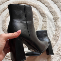 Черни кожени боти с висок дебел ток, снимка 6 - Дамски обувки на ток - 44616239
