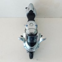 Bburago MV Agusta F4 - Мащаб 1:18, снимка 6 - Колекции - 42774582