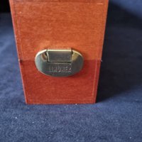 LINDNER - Дървена луксозна кутия за 50 квадратни капсули или 85 картончета, снимка 2 - Нумизматика и бонистика - 37828478