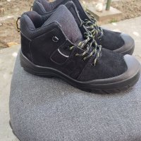 Работни защитни обувки 44 номер, снимка 2 - Други - 37196978
