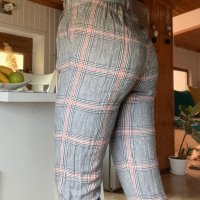 Дамски панталон на каре, снимка 2 - Панталони - 40367888
