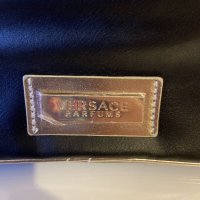 Нова чанта Versace Parfums crossbody bag, оригинал, снимка 3 - Чанти - 31333172