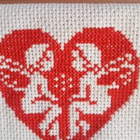 Сърце с ангели бродерия гоблен мартеници, снимка 1 - Гоблени - 38818512