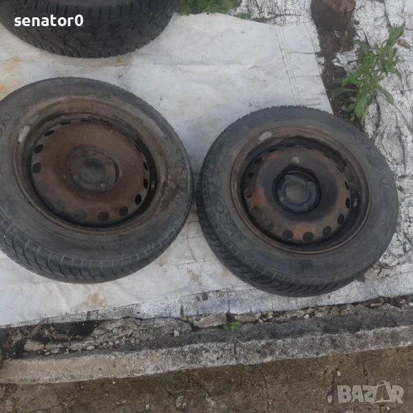 Две джанти от Рено със зимни  гуми, снимка 1