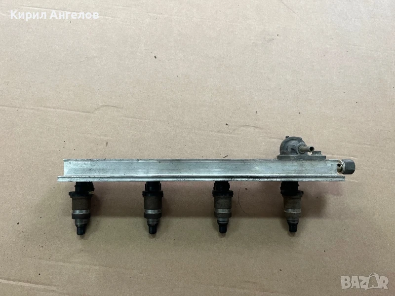 Горивна рейка с дюзи за Honda Civic 6 EK 1.4i, снимка 1