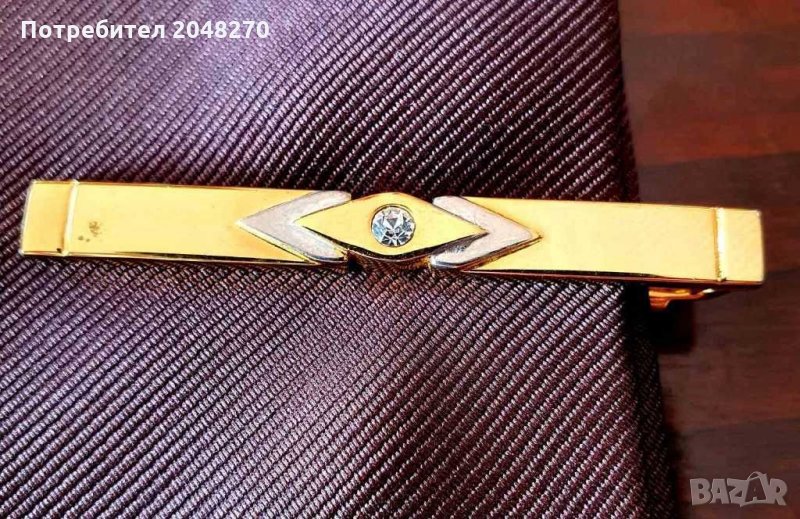 Оригинални Френски Вратовръзка и Позлатена NINA RICCI Щипка с Камък и Кутийка ЛуксознаОбща цена32 лв, снимка 1