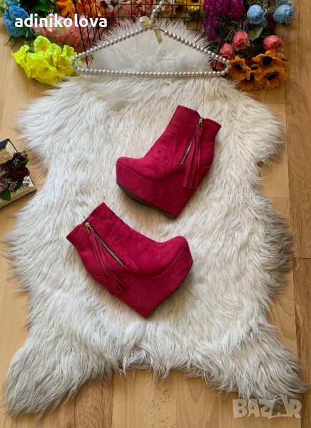 Цикламени боти, снимка 1