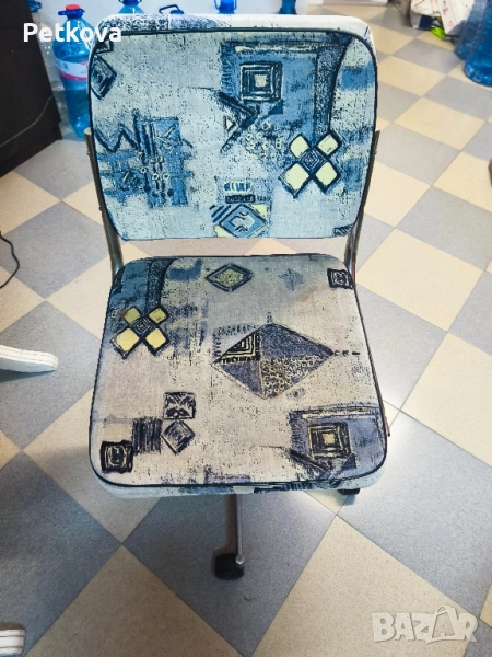 Стол на колела , снимка 1