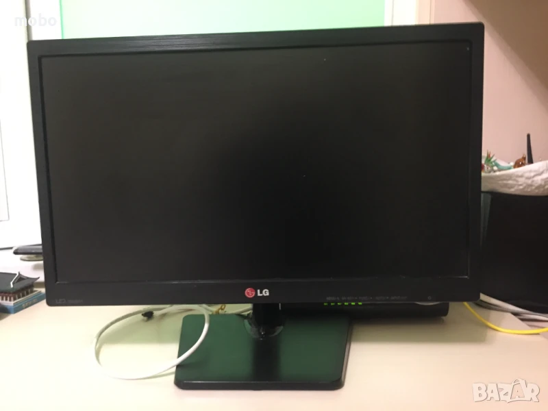 LED Монитор LG 20E33 в отлично състояние , снимка 1