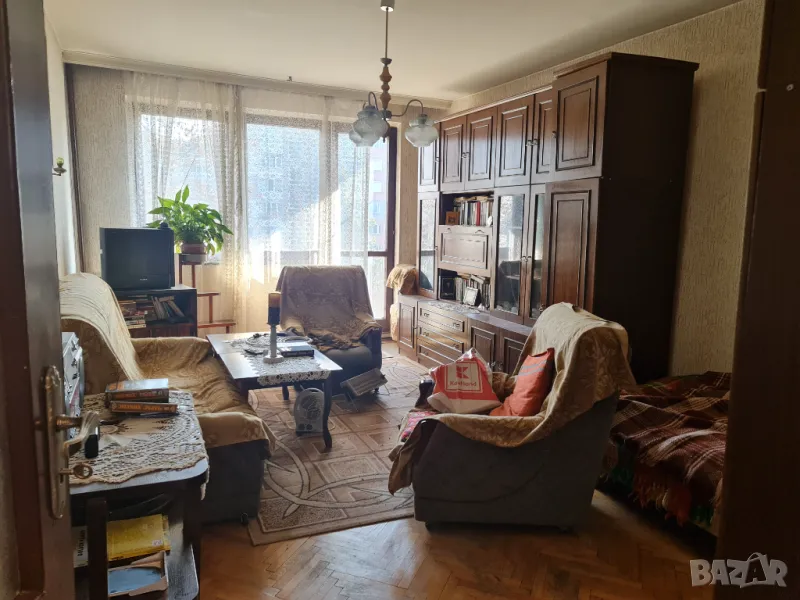 Отлично местоположение, 65м2, етаж 4, 130 000 Eur, снимка 1