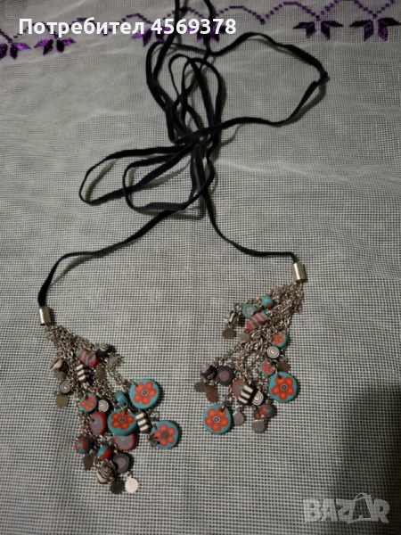 Колие с висулки, снимка 1