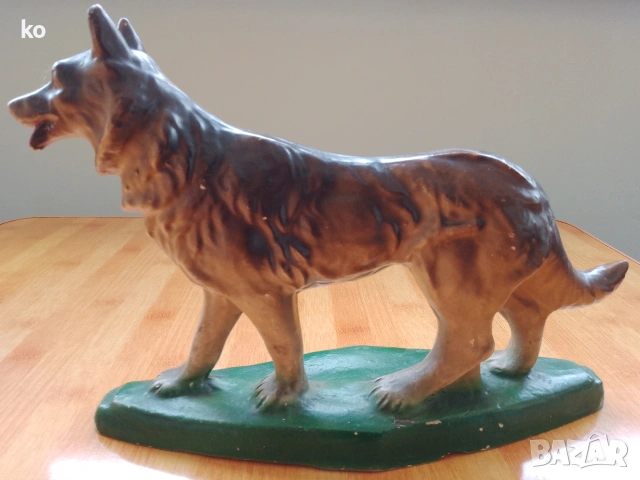 Вълк-статуетка