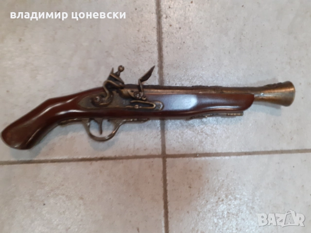 Красив кремъчен пистолет,пищов,оръжие