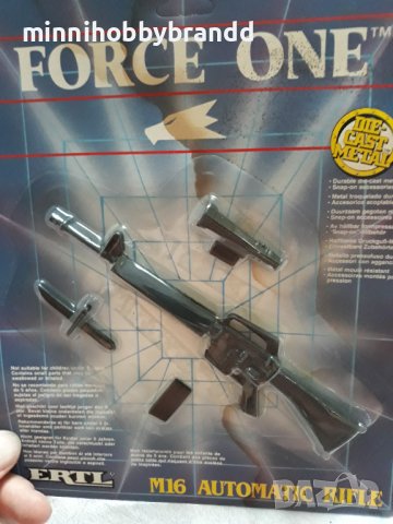 AK 47  M 16 M60 FAMAS ASSAULT MP5K SUBMACHINE GU UZI  Scale 1>< 6, снимка 14 - Колекции - 42066114