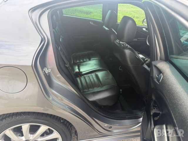 Алфа ромое Жулиета, снимка 15 - Автомобили и джипове - 54199728