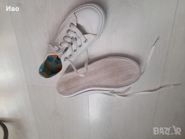 Бели детски кецове 30 номер. Промоция! Спешно и изгодно!, снимка 3 - Детски маратонки - 50337007