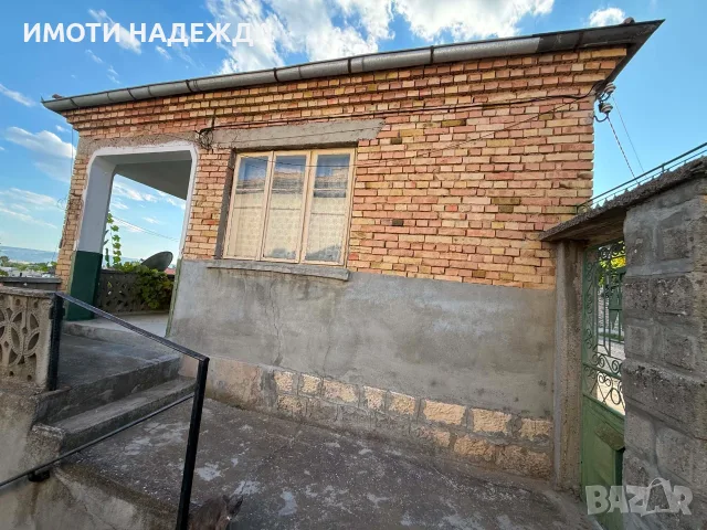 Къща в гр. Нови пазар, снимка 2 - Къщи - 56465440