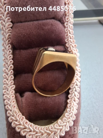 ЗЛАТЕН МЪЖКИ ПРЪСТЕН С ЧЕРЕН КАМЪК И МАЛЪК ДИАМАНТ , снимка 4 - Пръстени - 51025179