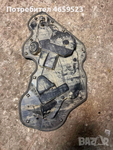 Вътрешна кора на задна лява врата на Ауди Audi A8 D4 H4 само за 20лв. 4H0839915