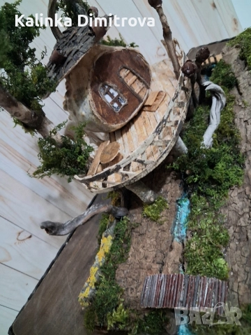 Къща на дърво,изработена с естествени материали.