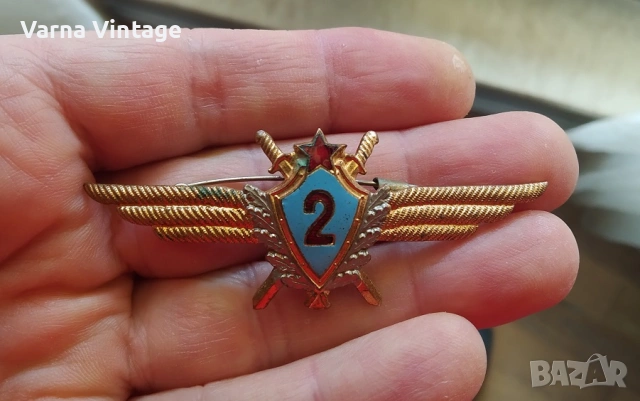 Знак на военния пилот от 2-ри клас на СССР 60-те години. бронз. емайл., снимка 3 - Колекции - 54040461