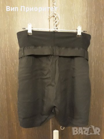 Къс черен панталон висока талия , ефектна комбинация от плат и памук, снимка 7 - Къси панталони и бермуди - 37226492