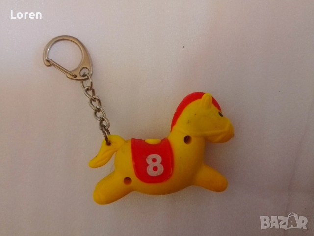 Подарявам!Два Ключодържател Пепа Пиг и спортно конче
