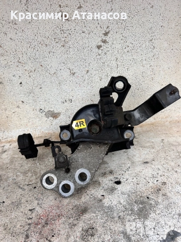 Тампон двигател за Тойота Авенсис T27.десен горе 2009–2013, снимка 10 - Части - 46519492