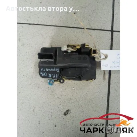 Брава врата предна дясна Ситроен Берлинго (без ценрално), снимка 1