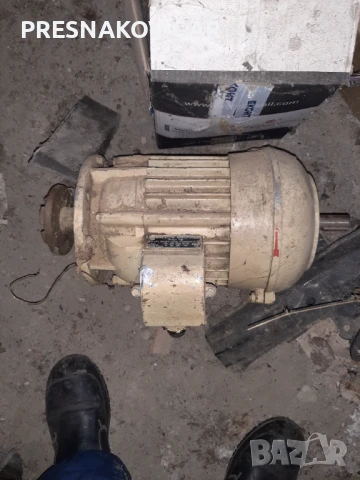 Трифазен фланцов мотор