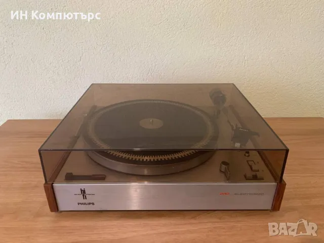 Продавам грамофон Philips GA202
