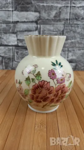 Порцеланова ваза Zsolnay, Унгария