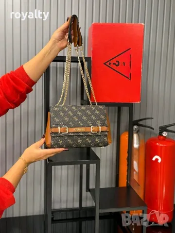 Guess Нова Дамска Кожена Чанта Различни Цветове Гес  