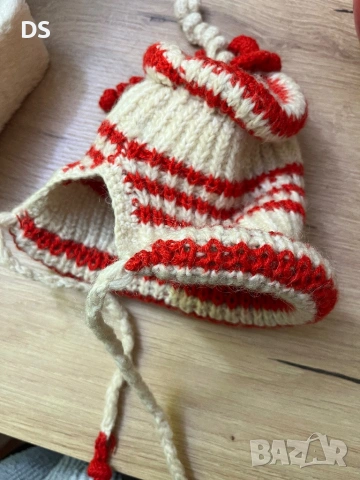 Плетени терлички, шапки за деца 