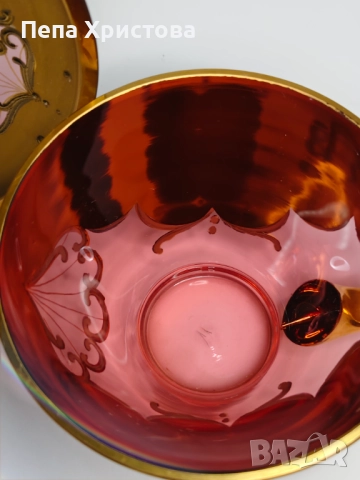 Чаша за чай от бохемски розов кристал с пищна позлата и флорални мотиви. , снимка 4 - Чаши - 51863034