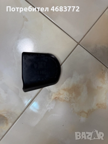 Гумена подложка на задна лява врата на Порше Макан Porsche Macan (95B) само за 30лв. 95b867211, снимка 2 - Части - 52808714