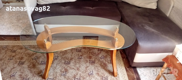 Масичка със стъклен плот