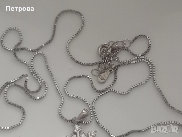 Сребърно колие снежинка с бели циркони , снимка 2 - Колиета, медальони, синджири - 52029158