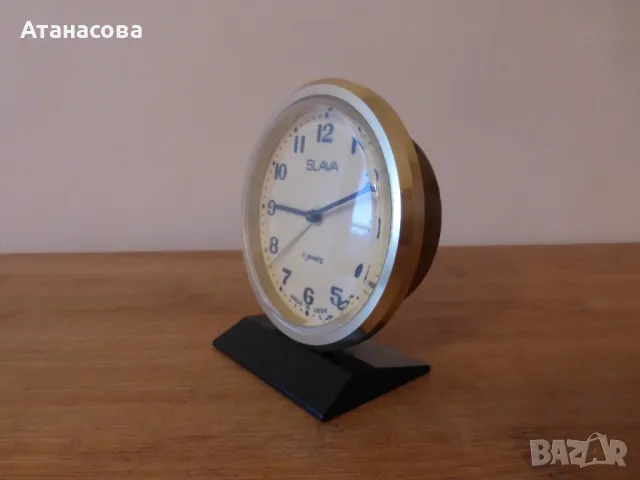 Будилник Слава с поставка часовник, снимка 4 - Антикварни и старинни предмети - 47428504
