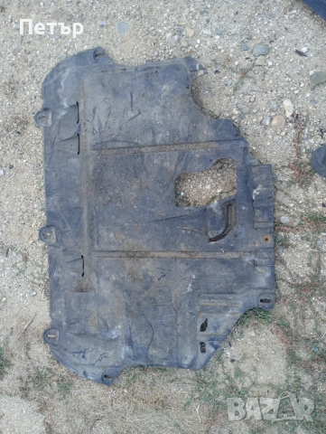 Кора под двигателя volvo V50 S40 V40 C30 , снимка 1