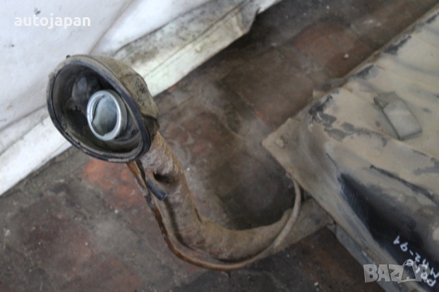 Дизелов резервоар с гърловина Фолксваген поло мк2 1.3д 91г Volkswagen polo mk2 1.3d 1991, снимка 2 - Части - 44762395