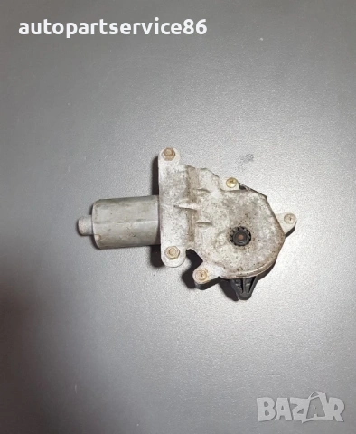 Мотор за преден ляв прозорец за Mercedes W638 Vito (1999-2002) 0130821667, снимка 3 - Части - 54056527