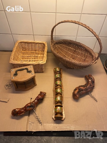 Принадлежности за битов кът, поставки за чаши от корк, френски тирбушон, чашки за яйца, снимка 4 - Антикварни и старинни предмети - 52437203