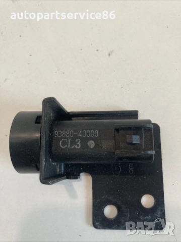 Бутон за отваряне/затваряне на капака за KIA Carnival 2.9 CRDi (2006–2012) 93880-4D000, снимка 3 - Части - 53192266